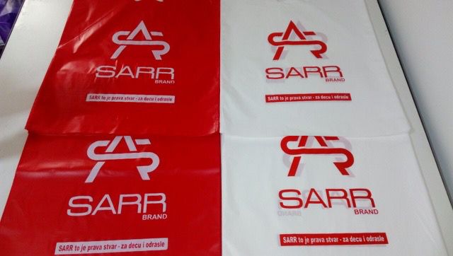 Kesa — bela sa zlatotiskom